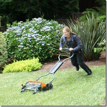 Testing the Fiskars Momentum Mower